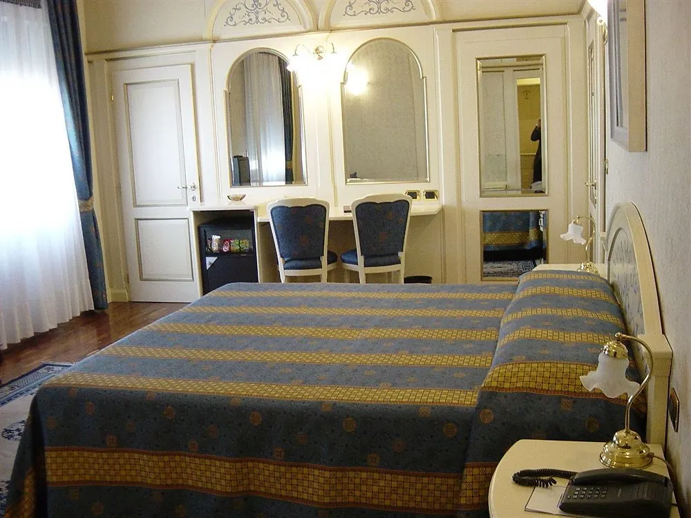 Hotel Colomba D'Oro Verona 4*,
