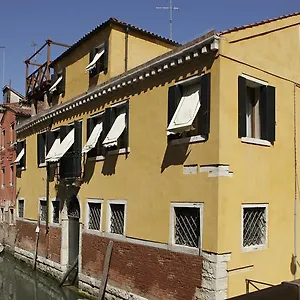 Al Palazzetto Veneza