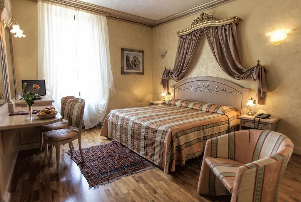Hotel Colomba D'Oro Verona 4*,  Itália